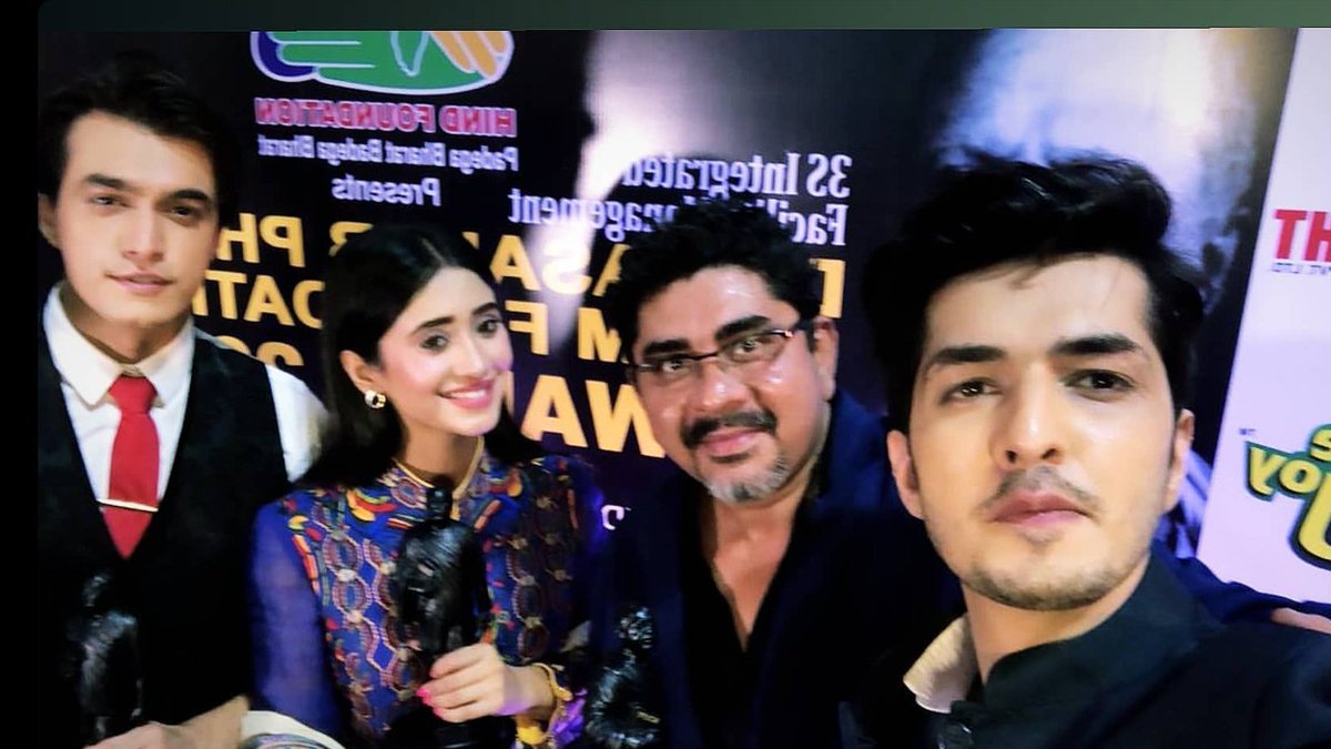 "Family" picture-Thank you Rajan sir for calling it that. Again, so many feels the moment Sajjad entered the frame and they took this "family" pic. Special mention to their dazzling smiles  #yrkkh  #kaira  #shivin  #shivinfeels