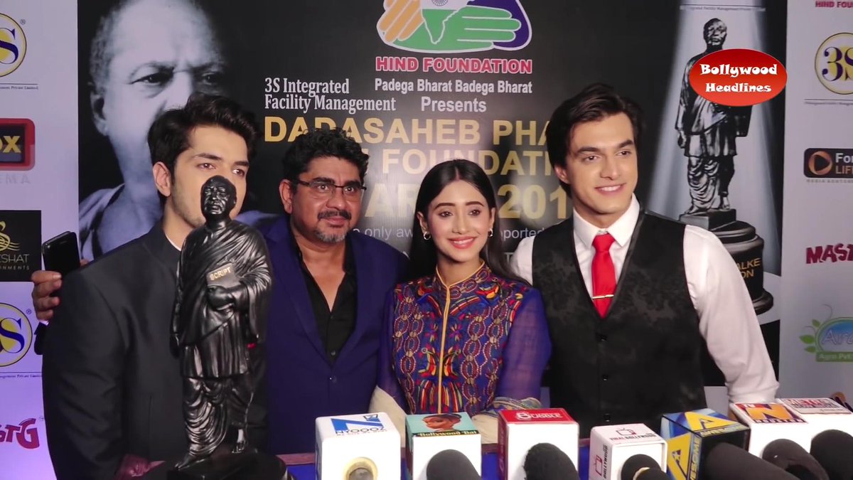 "Family" picture-Thank you Rajan sir for calling it that. Again, so many feels the moment Sajjad entered the frame and they took this "family" pic. Special mention to their dazzling smiles  #yrkkh  #kaira  #shivin  #shivinfeels