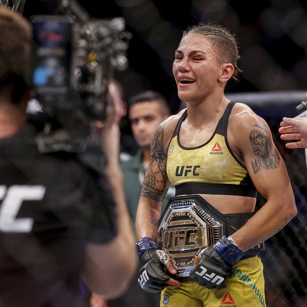 UFCBrasil's tweet image. Quem deve ser a próxima rival da campeã 🏆 @JessicaMMAPro? Comenta aí ⤵ #UFC237