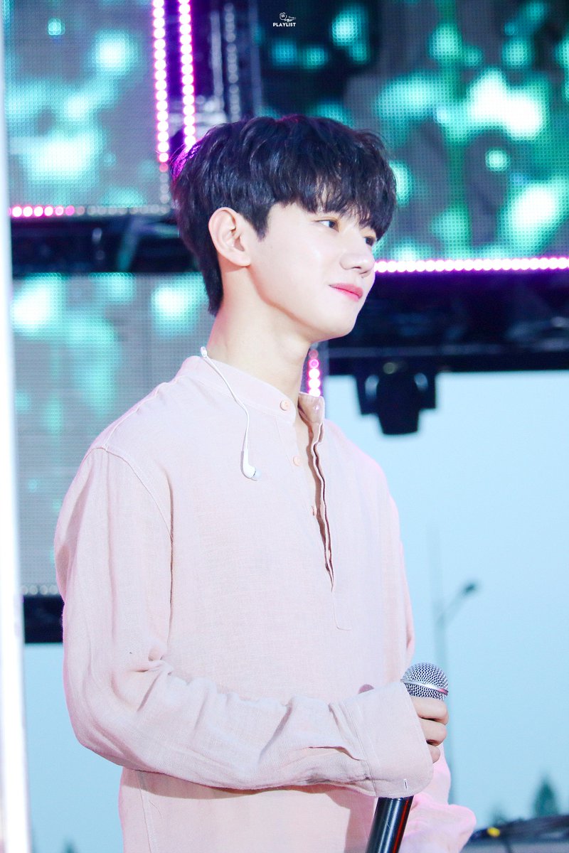 Playlist_Y's tweet photo. 190504 코엑스 C-Festival 오늘의 용근

#조용근 #용근 #디원스 #D1CE
@officialD1CE https://t.co/DLtmrUHwfp