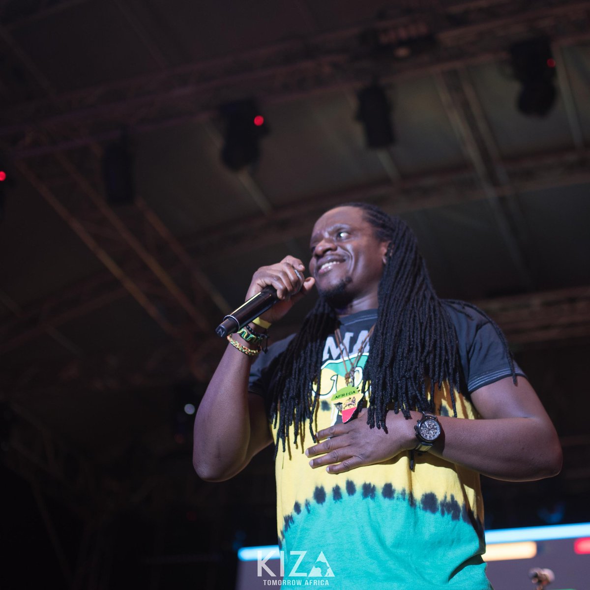 KULTURENairobi's tweet photo. What a performance! Comment with your best moment from Etana's set 😎 #EtanaReturns #TomorrowAfrica #KIZA #Nairobi https://t.co/AIw7sc0wGl