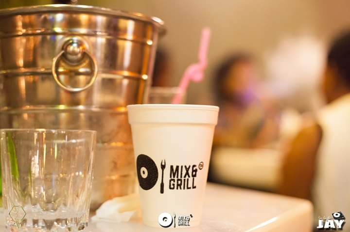 PamPamela54's tweet photo. Here's an invitation to treat your friends and family to our Sunday Hangout. We promise you good vibes and great music! 
#MixAndGrillSundays 
#ExoLounge 
@JSelectorJay 
@johnniewalkerug 
@edwizzyselekta https://t.co/SK1ZE2bhbC