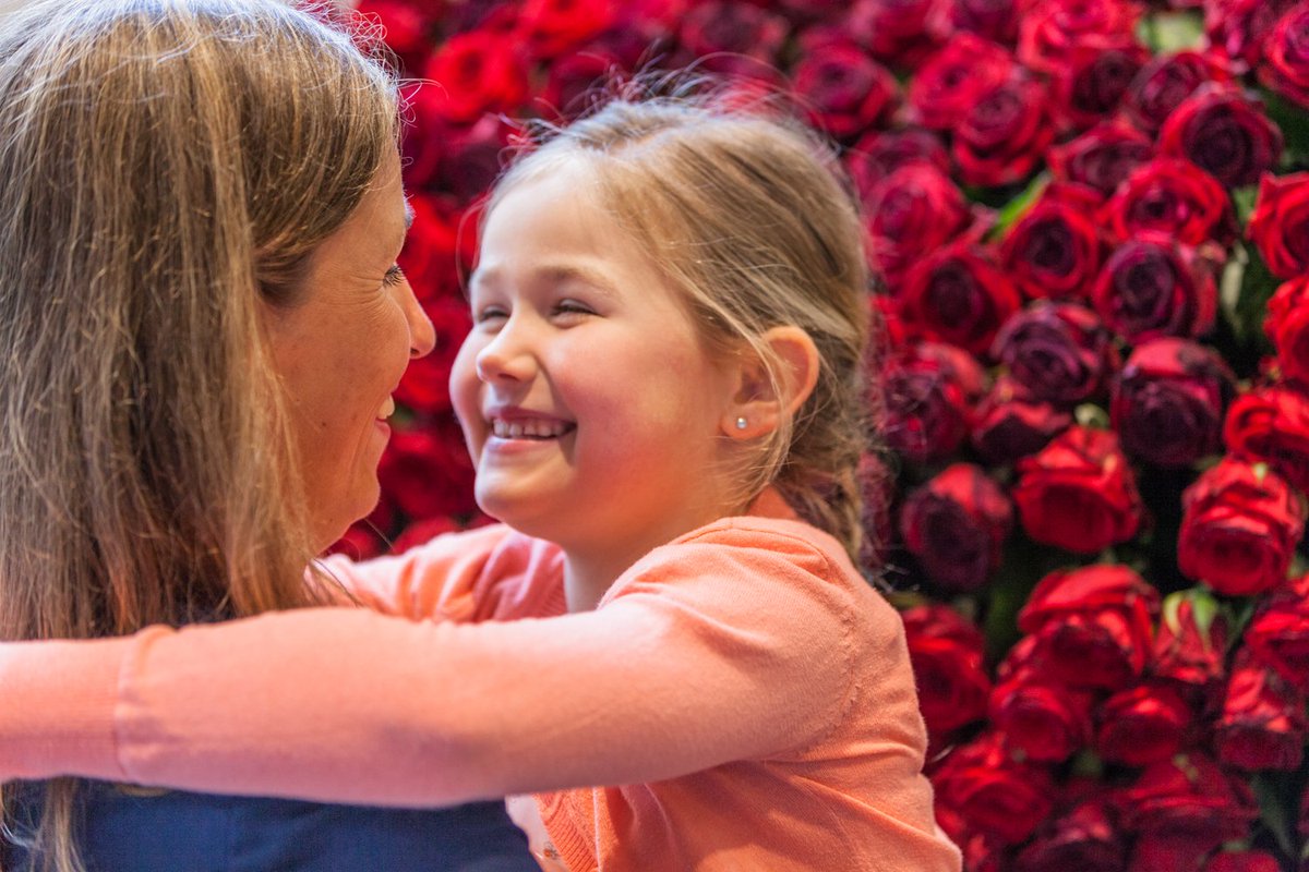 HAPPY MOTHERSDAY
Zet je moeder vandaag in het zonnetje en kom gezellig een kopje koffie drinken &amp; een vers gebakje eten in onze sfeervolle Birdy's Bar!