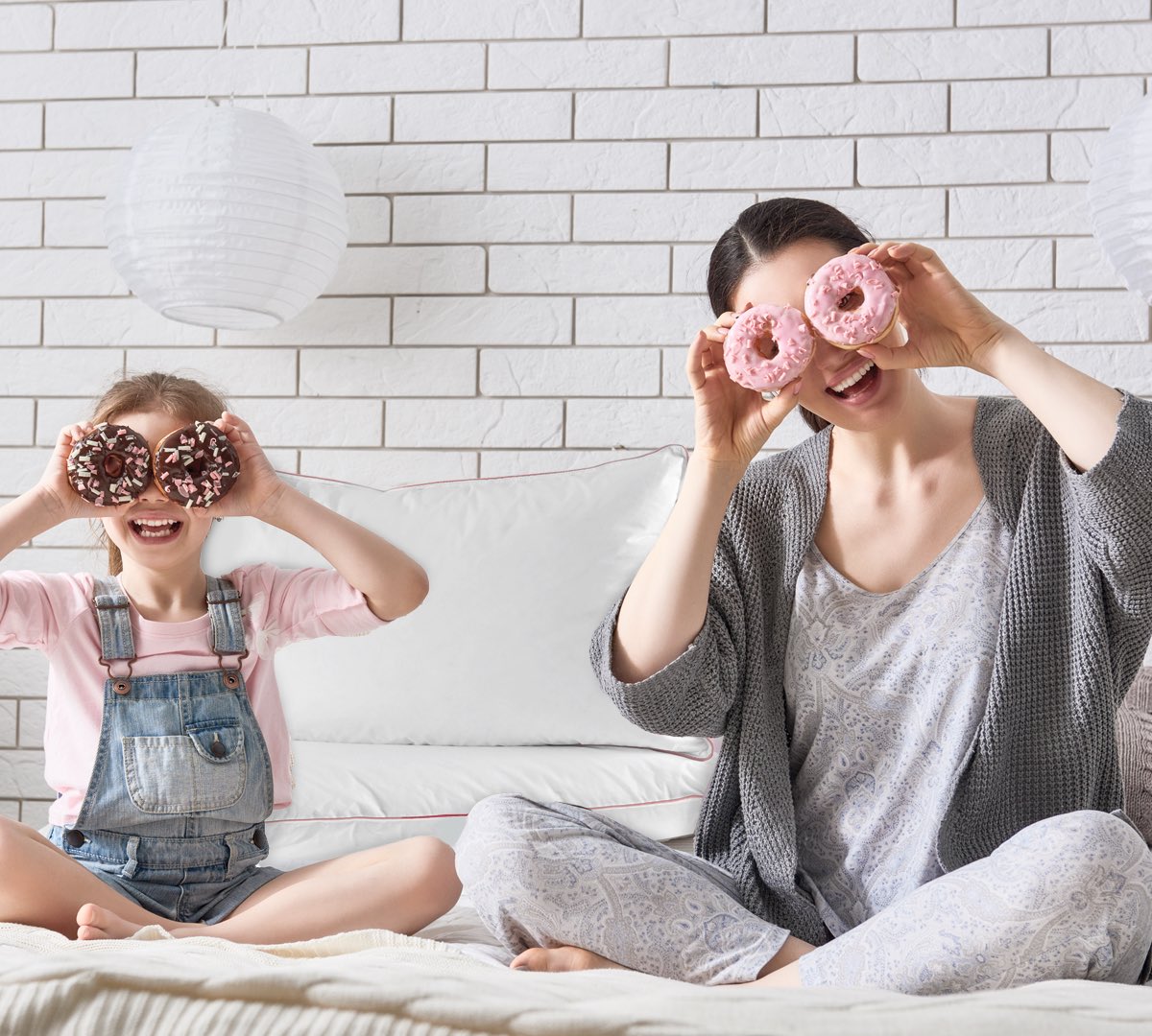 Her anımızı güzelleştiren...
Birlikte eğlenmekten en çok keyif aldığımız oyun arkadaşlarımız: Annelerimiz...
Anneler Günü’nüz kutlu olsun! 
#penelopebedroom #annelergünü #annelergünükutluolsun