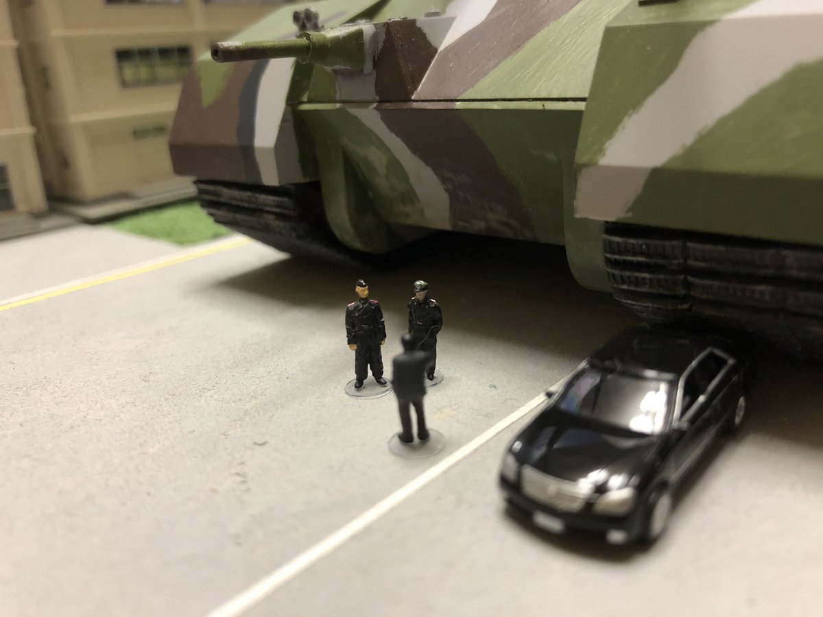 Twoucan 黒塗りの高級車 の注目ツイート モデル Twoucan 黒塗りの高級車 の注目ツイート モデル
