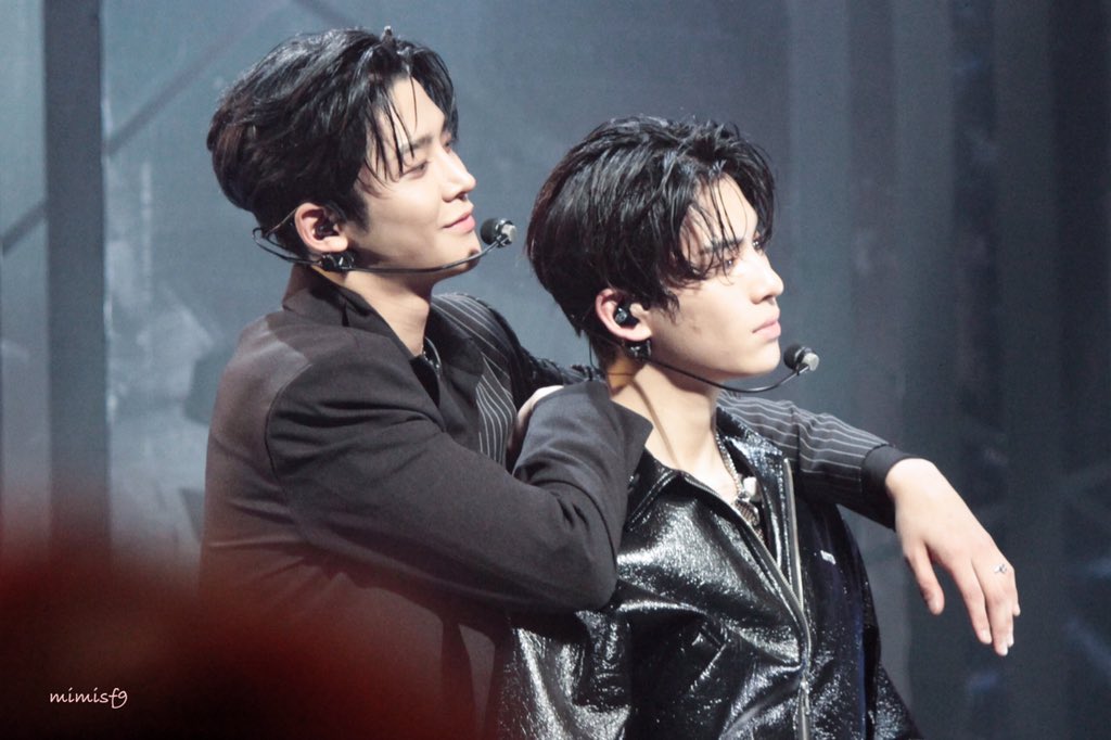 mimisf9's tweet photo. 190220 SF9 SHOWCASE🐭🌞
#SF9 #에스에프나인 
#ROWOON #로운 #태양 #TAEYANG https://t.co/TJLxQ5aPJm