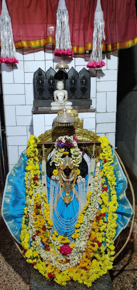 jainheritage's tweet photo. Sri #Parshwanath Swamy Digambar #Jain Temple, #Gerusoppe/#Gerusoppa, #UttaraKannada District, #Karnataka, #India - Idols of Lord #Parswanath, Goddess #Jwalamalini Yakshi, #BrahmaYaksha & others
#Jainism #JainHeritage #JainHeritageCentres #JHC #Gerusoppe #Gerusoppe #UttaraKannada https://t.co/Od90AfZipq