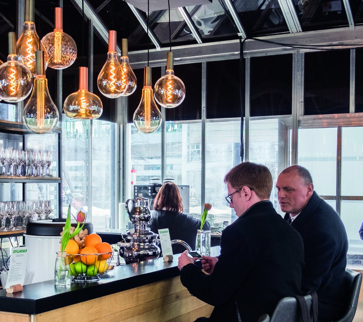 sylvaniaME's tweet photo. The #Sylvania ToLEDoTM Vintage lamps are superior in design than standard LED filament lamps and will allow customers to save energy without compromising on the #light quality or ambience. #LightingSolutions #RetroFit #SmartSolutions #EnergySaving #SmartLife #DimLighting https://t.co/Gfc64yR3Jl