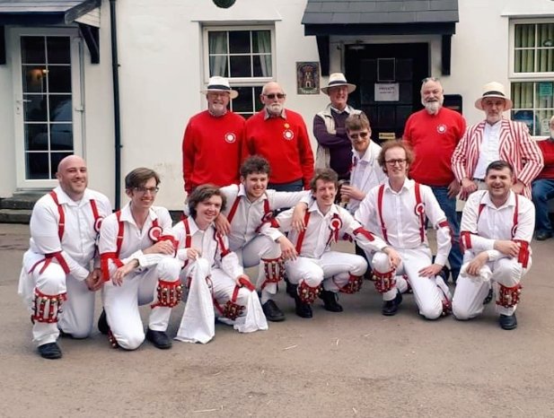 OneDaysMorris's tweet image. 1 musician, 7 dancers, 3 counties, 2 countries, 10 stands, 1 tradition and 61 dances! We've had a brilliant tour, and we are already looking forward to 2020!
Thank you #ForestOfDean for your wonderful hospitality!
#MorrisDancing 
#ODWTM2019 
@ForestofDeanNet 
@TheMorrisRing
