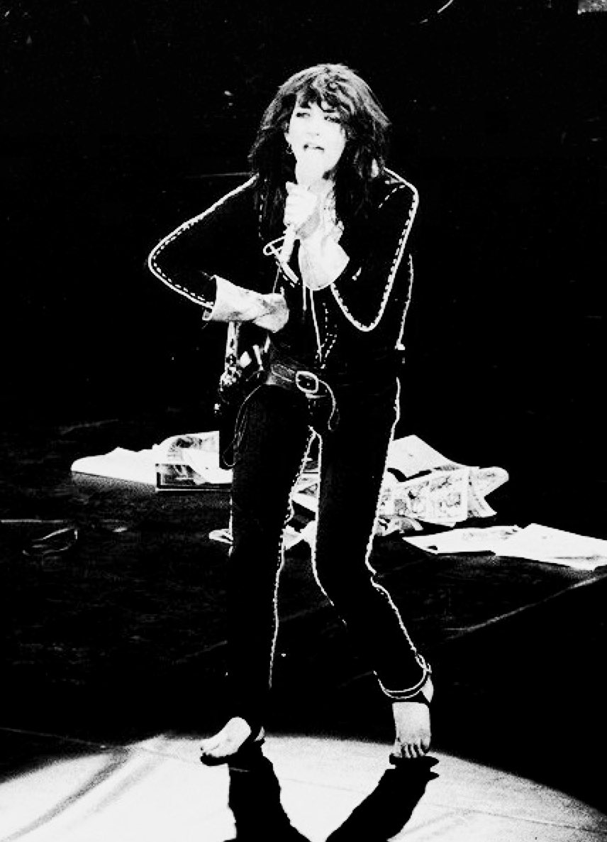 EltonMaryon's tweet photo. 40 years ago tonight(!) I was at the Hammersmith Odeon for the wonderful #KateBush #TourOfLife benefit concert for the family of lighting engineer Bill Duffield who had died in a tragic accident Guests were @itspetergabriel & @steveharleyCR #BlowAway @katebushnews @KateBush_Music https://t.co/hpjIjOeLiN