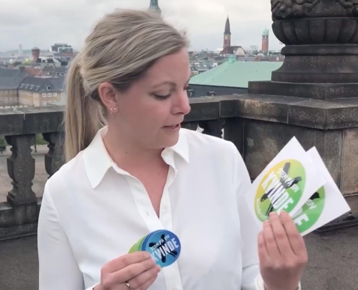 Scheelsbeck's tweet image. Post fra @Kvinderaadet. De opfordrer os kvindelige folketingsmedlemmer til, at støtte deres kampgane  #StemPåEnKvinde. Fuldstændig misforstået ligestilling. Helt ærligt er vi ikke kommet længere?! Kvinderådet siger: #StemPåEnKvinde Jeg siger: #StemPåDenBedste #konservative #dkpol