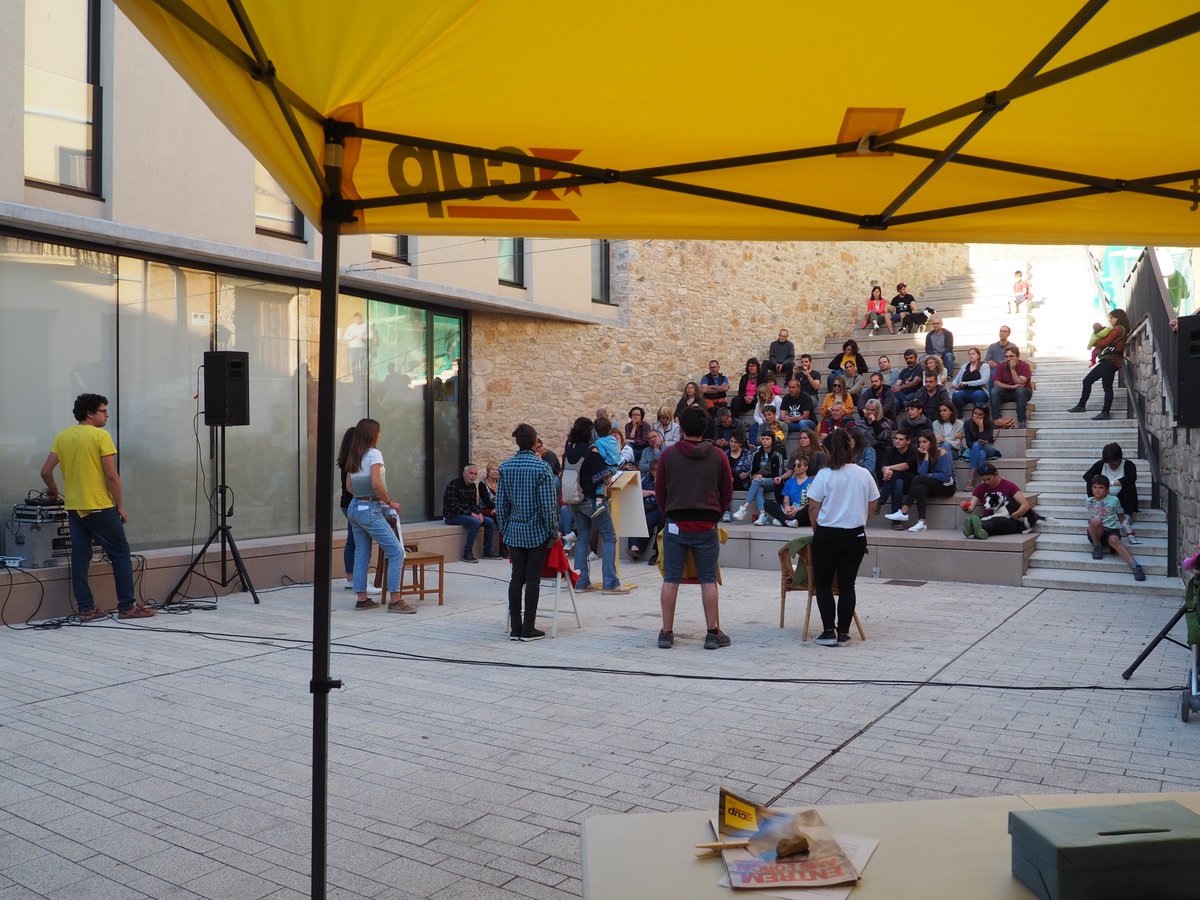 cuptous's tweet photo. Moltíssimes gràcies a tothom qui va venir ahir a escoltar les propostes de programa que hem creat assemblea rere assemblea entre totes!

Entre totes tot! ENTREM AMB FORÇA! ✊

#entremambforça #cuptous #governemnos #municipisvalents https://t.co/9DnFyYmKVs