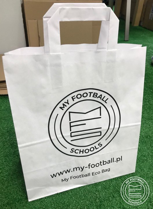 MF_Schools's tweet photo. 👉 My Football Schools stawia na ekologię! 🌳🌳🌳
▶️ Odtąd do realizacji zamówień będziemy wykorzystywali torby z pełni ekologicznego materiału. Prezentują się naprawdę świetnie!🔝🔝🔝 
#MyFootballSchools #MyFootball #MFS #Ekstraklasa #weekend #ekologia https://t.co/61N0hPFaPi