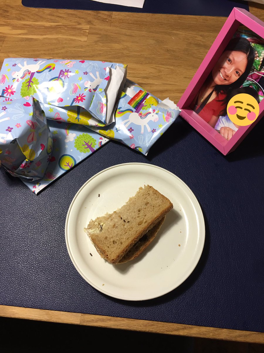 veronica_vania's tweet photo. Ich bin heute um 8 Uhr aufgestanden und der Tisch hat so ausgesehen ❤️ Frühstück und Geschenke sind da. Meine Tochter hat so so viel Mühe für den #Muttertag gegeben, danke Schatzi 🥰 #MothersDay2019 #muttertag2019 #mommylife #hotmom #tochter #mygirl https://t.co/8IIGiDS1WV