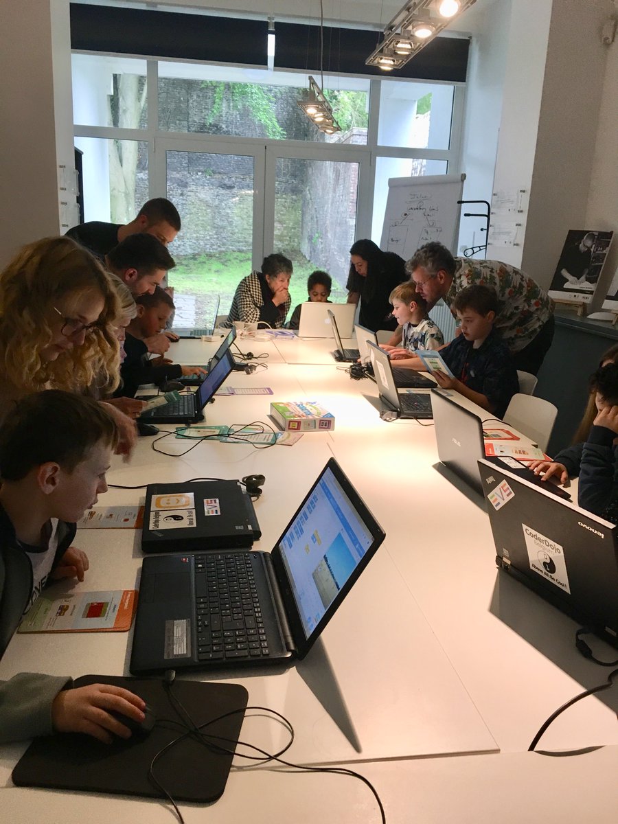 CoderDojoBe's tweet image. En direct du Cristal Hub de Seraing 🤖 1ère session CoderDojo en plein boum 💥🎉Merci à l'équipe du CoWorking pour l'organisation et l'accueil super sympa #CodingisCool #WallCode
