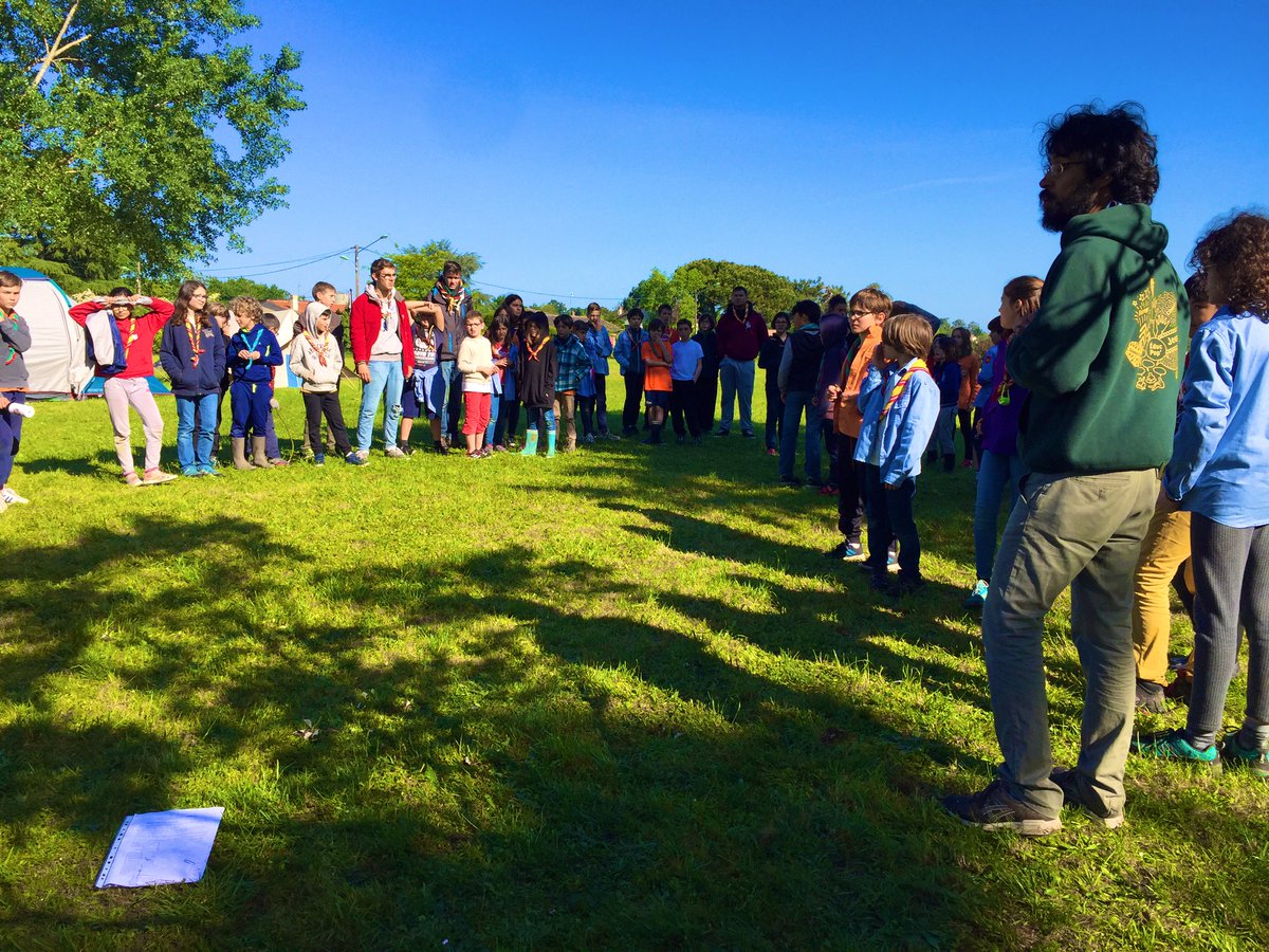 ScoutismeFR's tweet photo. Rencontre inter-mouvements et spiritualité au cœur du programme de cette matinée ensoleillée ! #vismoncamp #bordeaux https://t.co/HZsqcJVjrd