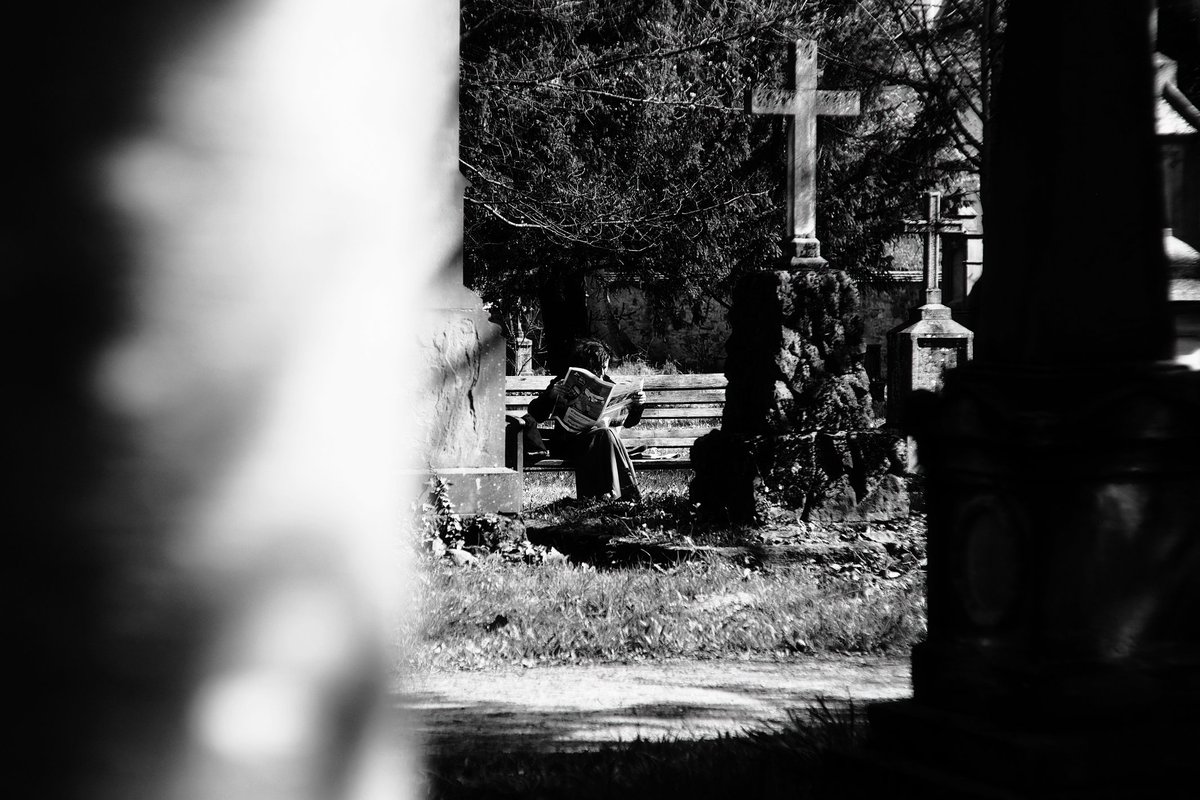 no title
.
#freiburg #alterfriedhof 
#blackforest #schwarzwald
.
#strassenfoto #strassenfotografie 
#streetart #streetphotography 
#monochrome #blackandwhitephotography
