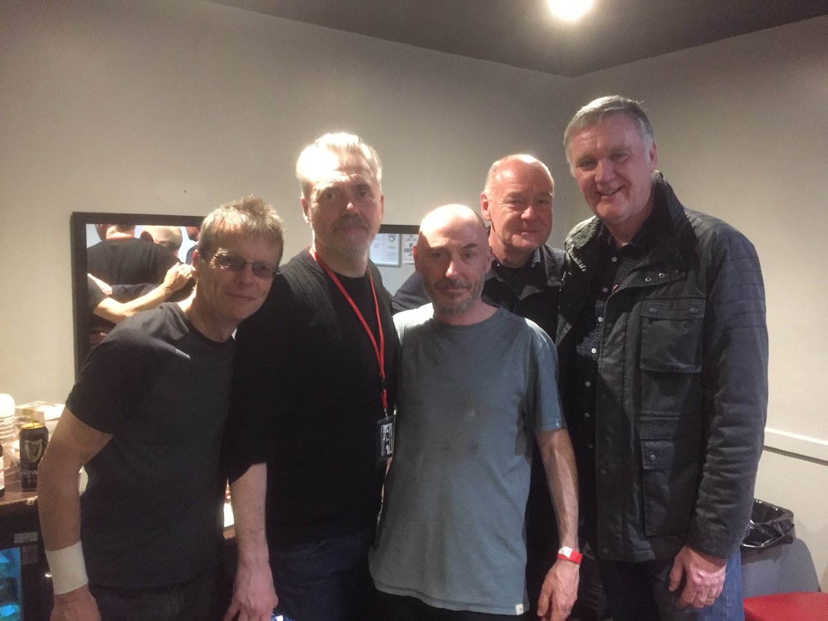 BrixExtricated's tweet photo. Great to catch up with our old muckers #TheUndertones last night at their superb gig in Manchester.
#Extricated #Undertones #Punk #PostPunk #BreakingState #JohnPeel #Derry #Manchester #Gibson #Marshall @TheUndertones_ https://t.co/NKlmTBDByp