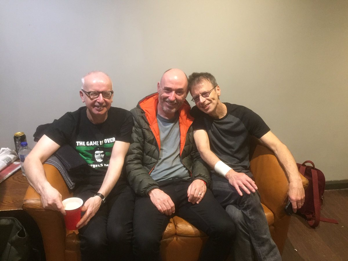 BrixExtricated's tweet photo. Great to catch up with our old muckers #TheUndertones last night at their superb gig in Manchester.
#Extricated #Undertones #Punk #PostPunk #BreakingState #JohnPeel #Derry #Manchester #Gibson #Marshall @TheUndertones_ https://t.co/NKlmTBDByp