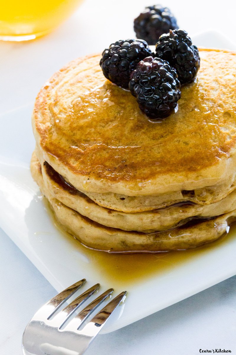 CearasKitchen's tweet photo. #HappyMothersDay to all the mamas out there!! What are you making for #brunch today? Ditch the pancake mix and make these simple, six-ingredient, FLUFFY Pancakes. #Vegan

Recipe: https://t.co/6vi3VFpO8E https://t.co/yFj7QgNikF