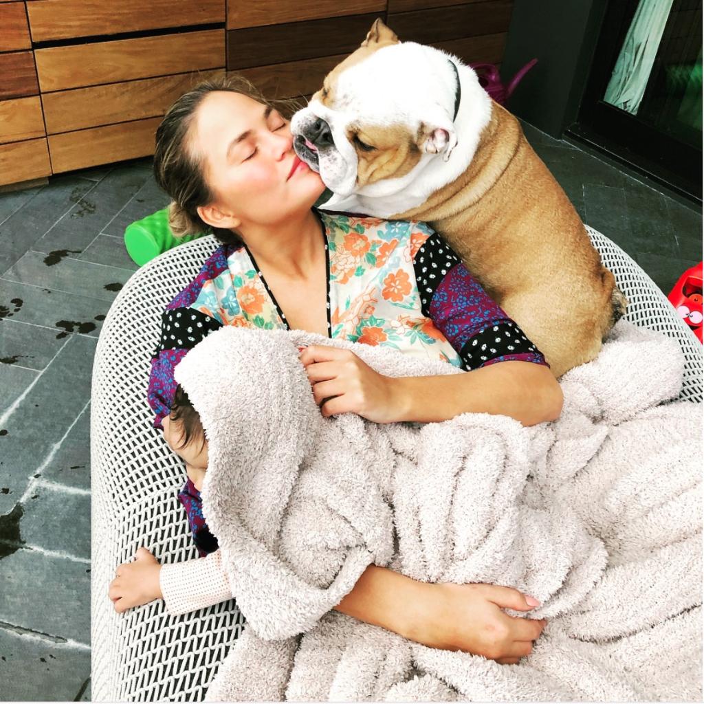 YahooPlay's tweet photo. Happy Mother's Day to all the moms (and dog moms) out there. Chrissy Tiegen is and always will be #MomGoals. 💝 #MothersDay #YahooPlay https://t.co/WycPcHQIyI