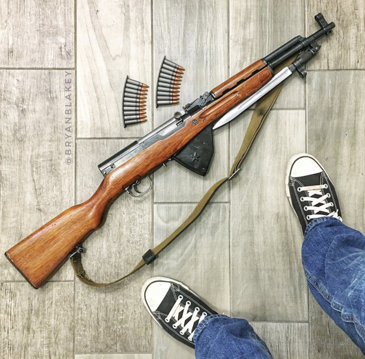 ぶいよん いいねの数だけ好きな銃を言う見た人もやりましょう拒否権はない ここでまさかの東側の隠れた名銃 シモノフ Sksカービン カラシニコフじゃないよシモノフだよ 値段が安くてマンストッピングパワーに優れてることから近年ハウスディフェンスに ぶいよん いいねの数だけ好きな銃を言う見た人もやりましょう拒否権はない ここでまさかの東側の隠れた名銃 シモノフ Sksカービン カラシニコフじゃないよシモノフだよ 値段が安くてマンストッピングパワーに優れてることから近年ハウスディフェンスに