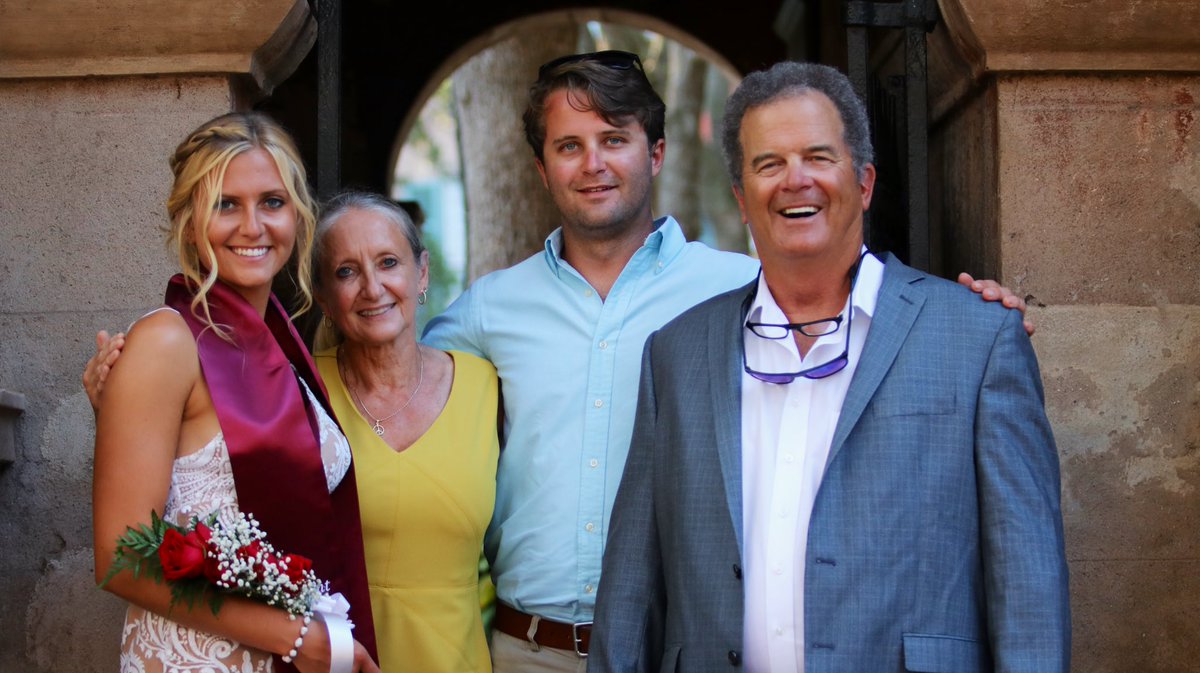 CofCSports's tweet photo. Happy #MothersDay from @CofCSports #CofC19 🎓 https://t.co/42X34LzkLb