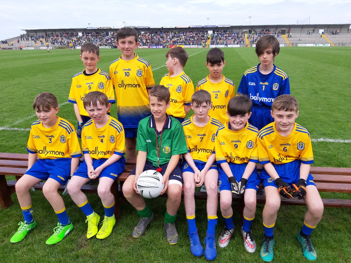 rosgaaschools's tweet photo. Comhgairdeas to all the  children who represented Cumann na mBunscol Roscomain in the @AllianzIreland exhibition matches at Hyde Park today. @cnambnaisiunta  @ConnachtGAA @cnmbleitrim @RoscommonGAA #rosgaa https://t.co/3599Vdk4Q3