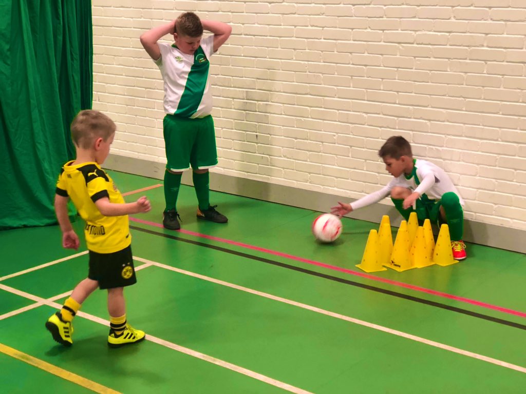 BrickfieldRFC's tweet image. 🤩 Pure class from our @BrickyFutsal U8’s this morning as they all became little coaches by supporting the U4’s #Ministarz players showing their maturity of wanting to pass on knowledge to the younger generation 👊

#CreatingCoaches #Futsal