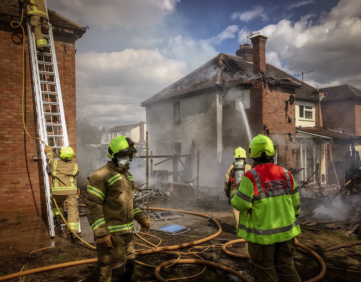 WGCGreenWatch's tweet photo. We’re in attendance at a fire involving 4 houses in Wareside at the moment, we have 10 pumps and an ALP making a superb effort to extinguish the fire! @HertsFRSControl @hertsfirechief @SC_IanVealeHFRS https://t.co/pdkRnvPzYY