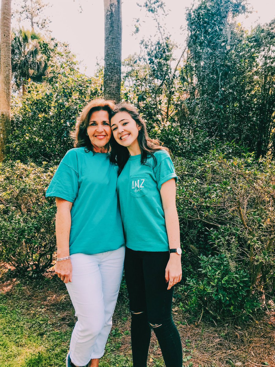 DeltaNuZetaFSU's tweet photo. Happy Mother’s Day to all the amazing mothers out there that do so much for us, we are so grateful for you and we hope you enjoy your special day! 💞✨#HappyMothersDay https://t.co/vS1WWd2Clo