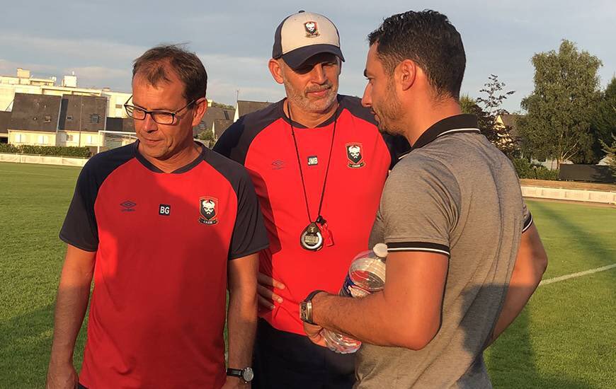 SMCaen's tweet photo. 🤝 Un ancien Caennais nommé responsable du recrutement 🔵🔴

👉 https://t.co/3wZ5JUE8vX https://t.co/VwWanZDnzF