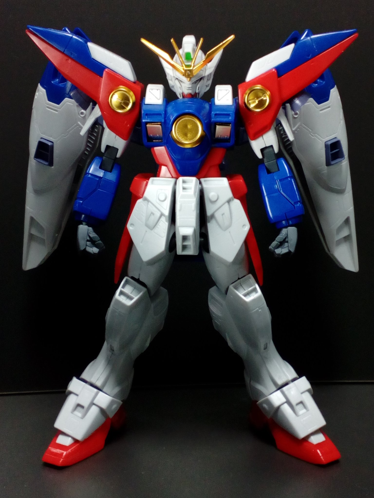 ちぇりのわ プラモラボ 今日の駐車場代 旧キット1 100ウイングガンダムゼロ 一体化してるマスクと頬あてを切り離して アゴ周りのラインを修正 庇と後頭部で前後4 5mm 頬あてと後頭部で3mm延長してみました アオリがお気に入り ガンプラ 旧キット