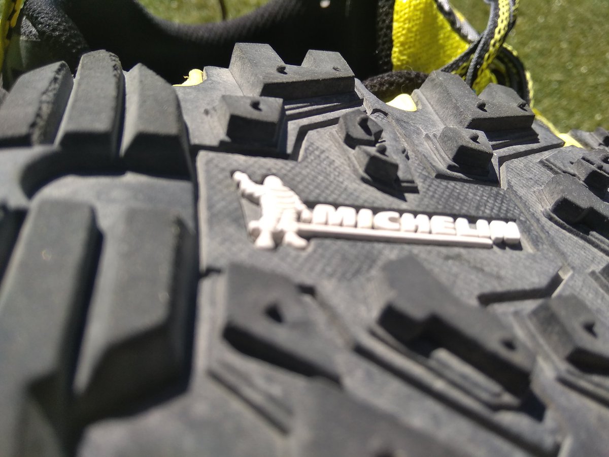 correrporquesi's tweet image. Me atrevo a decir y sin miedo a equivocarme que, las @mizunoiberia Wave Daichi es el mejor modelo del mercado Trail que he probado hasta ahora. Calidad, robustez, agilidad y polivalencia. Un 10 sobre 10!! #mizuno #wavedaichi #mizunotrail