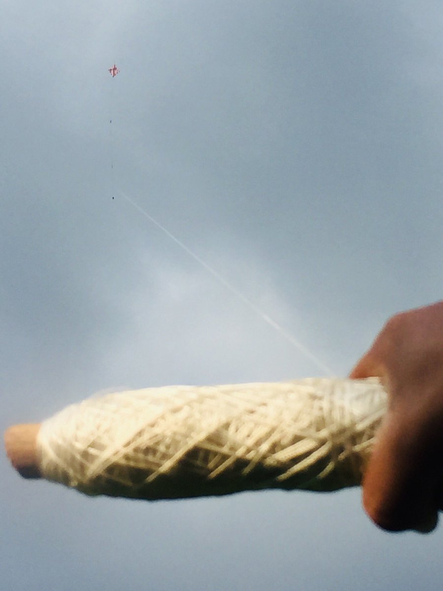 thaweesha's tweet photo. #srilanka #kite #sinhala #wesak #wesak2019 #wesakfestival #sinhala #buddhist #sinhalabuddhist https://t.co/ZgPfXAzXdU