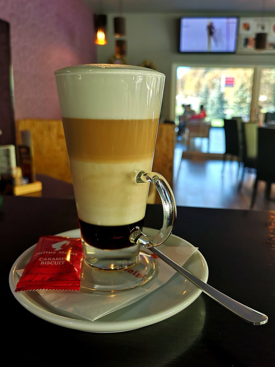 FloorCaffe's tweet photo. #floorcafe vabi v čudoviti #rogatec . Odlična #kava #torta  #čaj in druga ponudba :) . nedelja je dan za #izlet in #druženje . vabljeni #šmarje #ptuj #celje #zagreb #Rogaška  in vsi ostali :) https://t.co/Xm9fC6QWcc