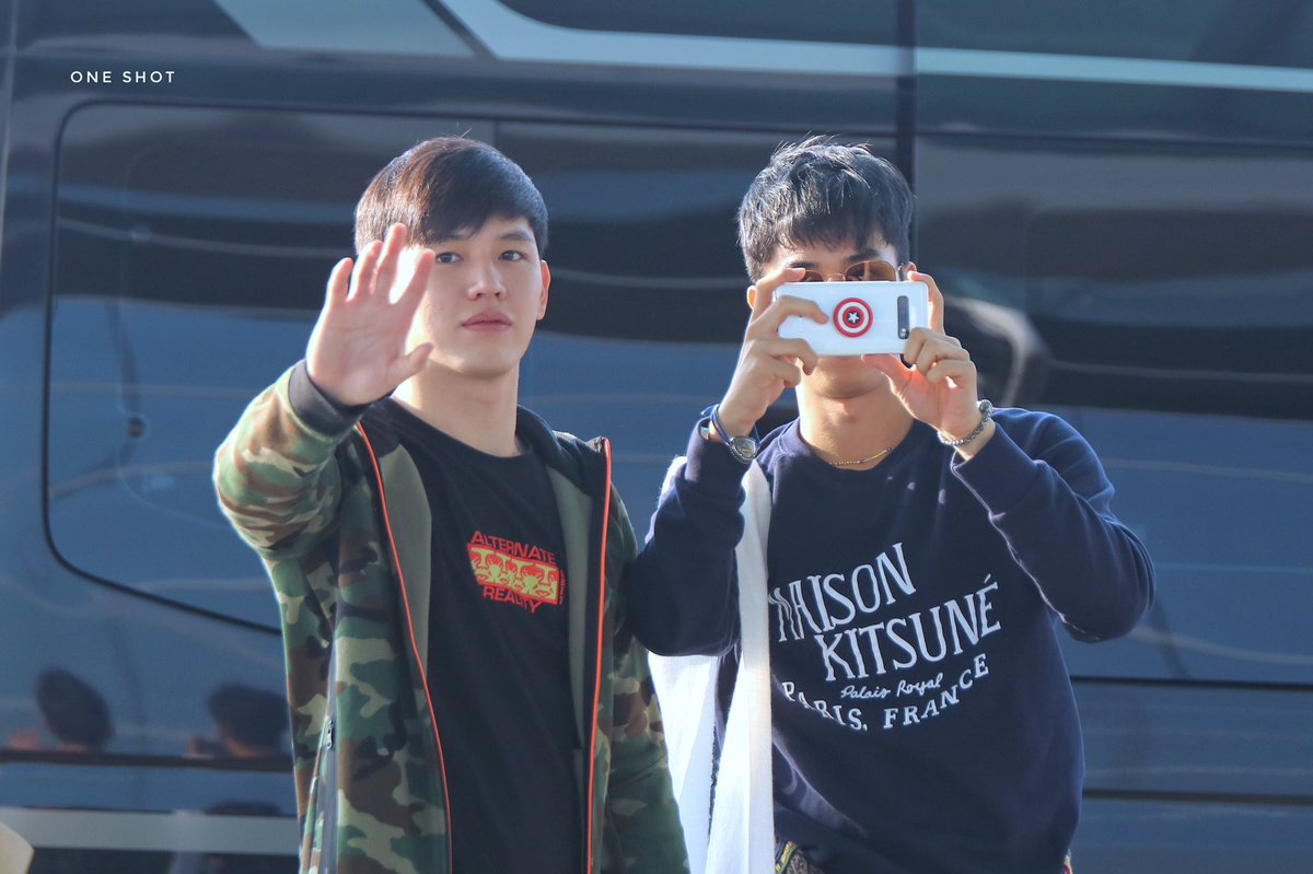 ShinningSun20's tweet photo. Have a safe flight ✈✈
Go back with beautiful memory🙆♀️💞💞
Korea ➡BKK
#TayNew
#tawan_v #Newwiee
#crdpicToOwner https://t.co/hbZnzqzV6t