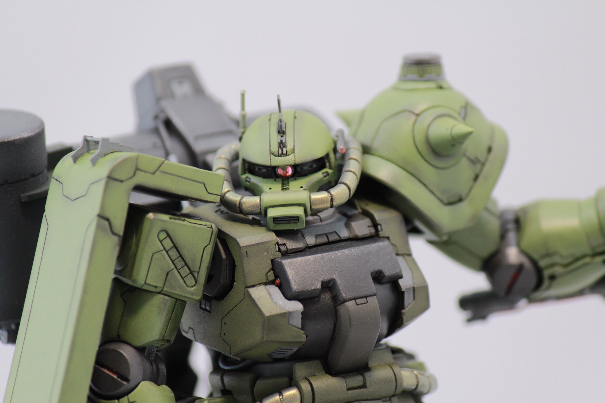 ザク　木彫 機動戦士ガンダムオフィシャル熟練仏師手彫り「木彫シャアザクMS
