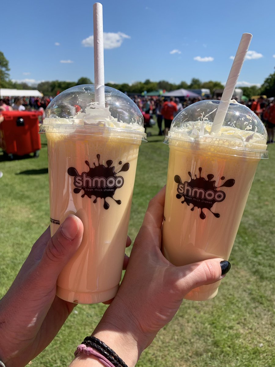 ApparentlyWeRun's tweet photo. Market Drayton 10k Done ✅ New 10k PB!! 🏅 &amp; the best tasting banana milkshakes to celebrate 😊 #Running #UkRunChat #Runr #RunningCouples https://t.co/RtggzaEQGW