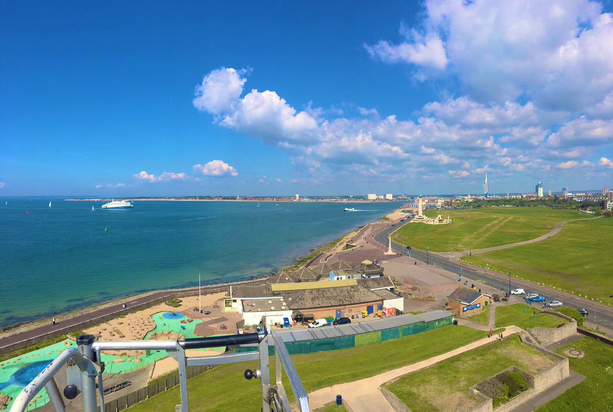 Day 2 for Green Watch and a morning of pumping from open water and supplying the ALP as a water tower #LovePortsmouth #ThisCity #LoveSouthsea #FirefightersOfSouthsea