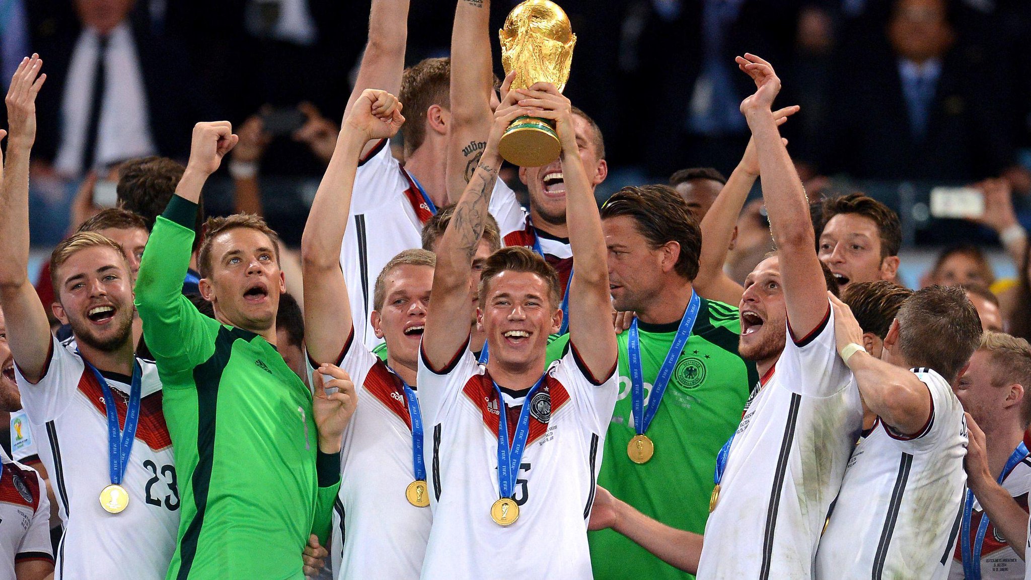 Happy 2  7  th Birthday, Erik Durm!  