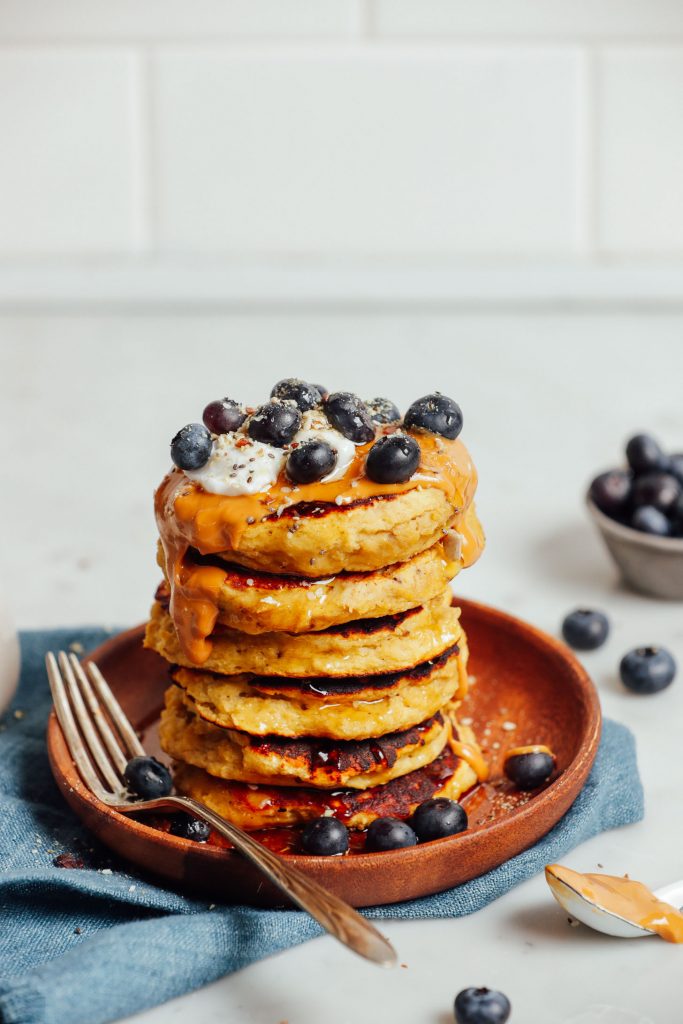 5-Ingredient Banana Egg Pancakes dlvr.it/R4XqPk via <a href="/minimalistbaker/">MINIMALIST BAKER</a>