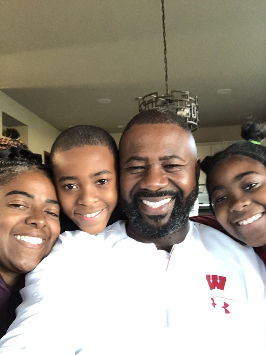 Howard_Moore's tweet image. Happy Mother’s Day to my outstanding wife, @queenjen29 and thank you for that you do for our family!  #Blessed #MothersDay