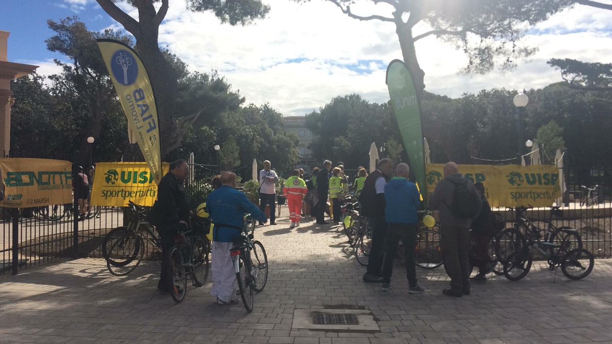 C10MINUTI's tweet photo. ✅ E che bici oggi in città!!! 🚲🚲🚲✅UISP Comitato Terre Etrusco-Labroniche FIAB Livorno - La Triglia in Bicicletta #bicincitta #livorno #C10minuti https://t.co/Bpo8l8v9Ri