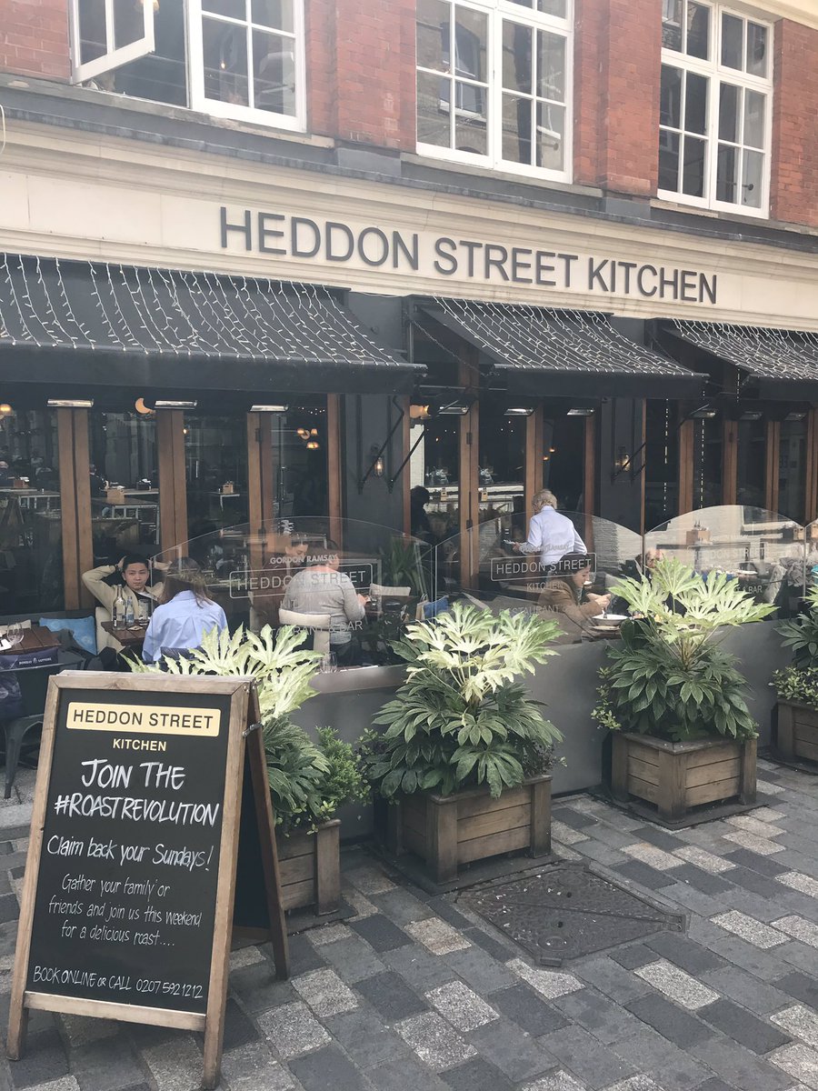 robdraper's tweet photo. Amazing Sunday lunch!! #gordonsroastrevolution @heddonstkitchen @GordonRamsay https://t.co/lrCtiINZgn