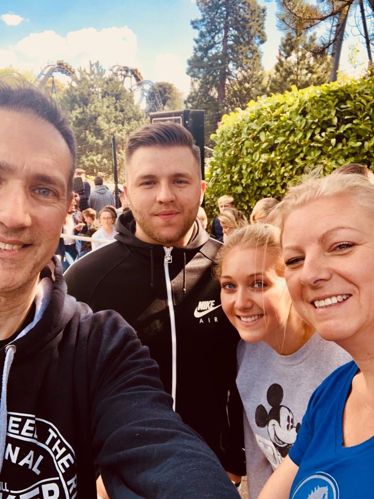 Ian_RG's tweet photo. The Sun ☀️ is shining and me @CaraRSPCA @Theresa_tjg @ElliotSayers are having such a brilliant day out here @altontowers 🎢 https://t.co/Ajlfp1KVzG