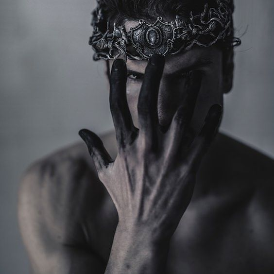 PromoDraconis's tweet photo. ¿Quieres hacerte un vampiro, elfo, hobbit, enano, ninfa o hombre lobo? ¡Pues te estamos в̲υ̲ѕ̲c̲α̲и̲d̲σ!

Necesitamos por aquí seres sobrenaturales, así que pásate por nuestro Tumblr y únete a nosotros.

¡Click aquí y regálanos un RT!
  ⤷ ⤷  ❪ https://t.co/1ygK5XRh2V ❫ https://t.co/1WSKuwtydm
