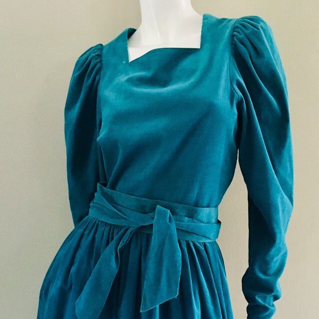 frocksmith's tweet image. Who would know that she is 30 years old? #currentfashionfromthepast #sustainableStyle 1980s Laura Ashley Pin Cord Edwardian style puffed sleeves full skirt midi dress turquoise etsy.me/2WECXga