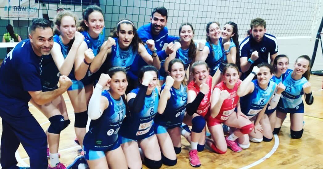 🔊CAMPEONAS ANDALUCÍA!! Que gran campeonato habéis realizado, enhorabuena!! Enorme generación de deportistas, gran trabajo!! 💙🥇🥇🥇🥇🥇🥇🥇💙
🎽🎽🎽🎽🎽🎽🎽🎽🎽🎽🎽🎽
#SomosVoleibol #Esquimo #LaAcademia #EsquimoAvanza @FAVB_ @TurismoDeporAND @DeporteAND