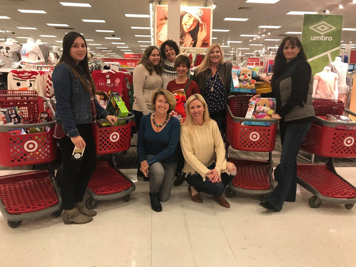 lightspeedsys's tweet photo. #HappyMothersDay from our Lightspeed Mothers to all of yours! 

#MothersDay #Momsquad #LifeAtLS https://t.co/tAUTpTGBYk